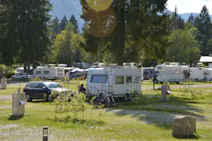 Camping Erlebnis Zugspitze - Wohnmobil- und Wohnwagenstellplätze im Grünen