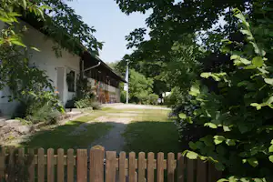 Camping Erlensee - Hauptgebäude vom Campingplatz im Grünen