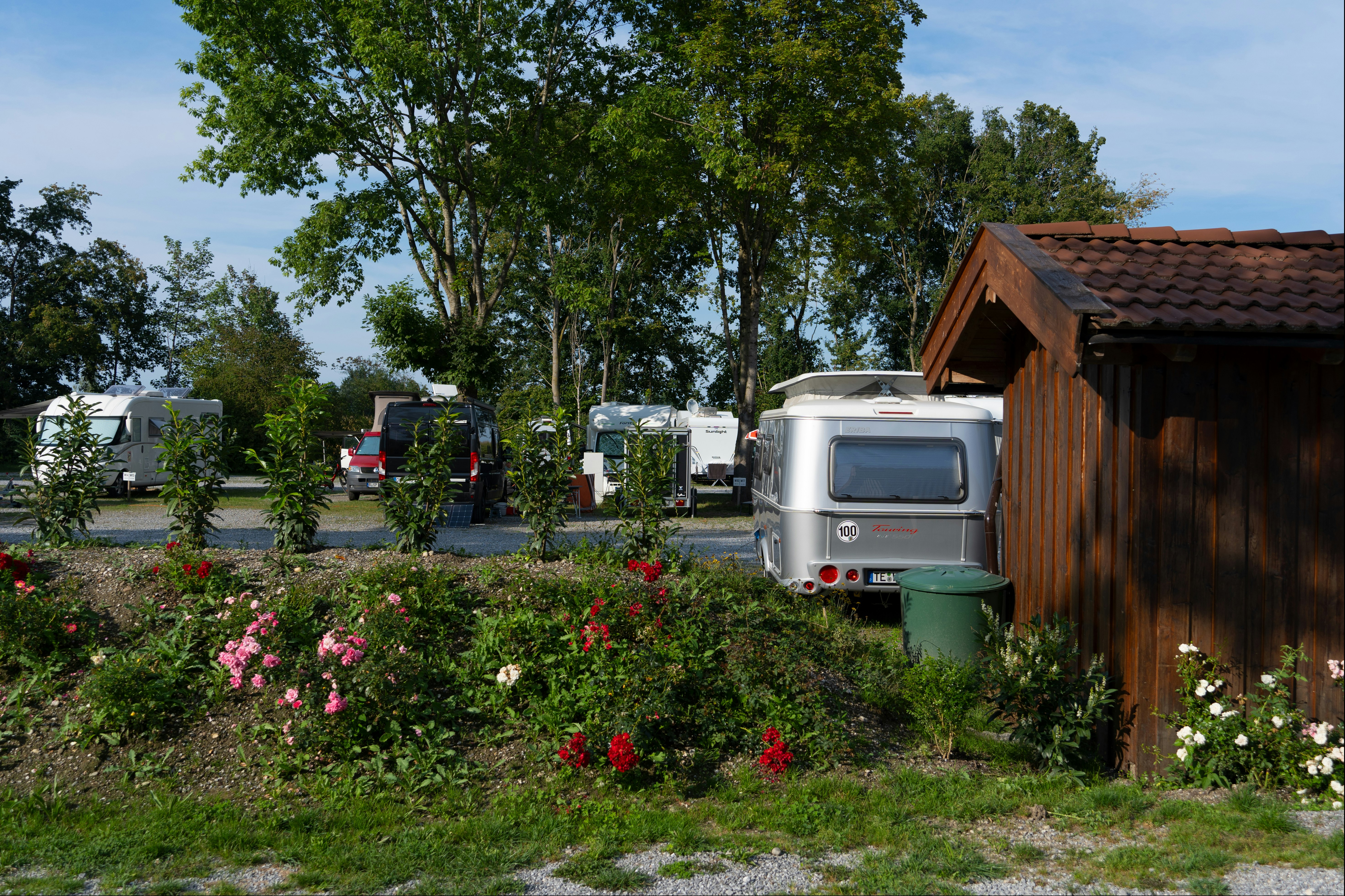 Campingplatz Erlensee  Camping Erlensee - Stellplätze auf dem Campingplatz
