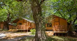 Camping Etxarri - Glamping-Zelte auf dem Campingplatz