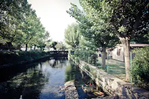 Camping Europa - kleiner Fluss nahe des Campingplatzes