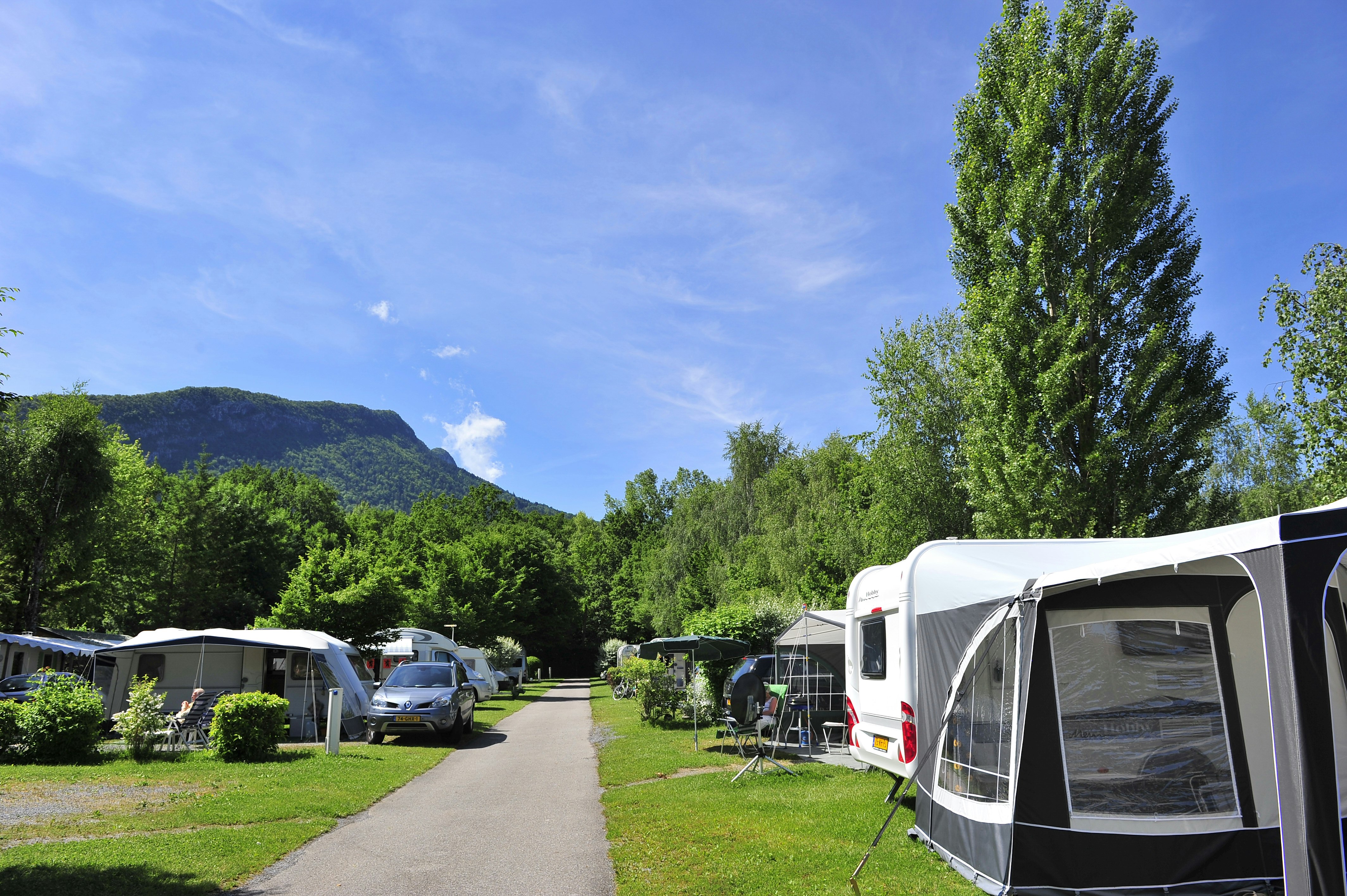Camping Europa - Standplätze im Grünen auf dem Campingplatz