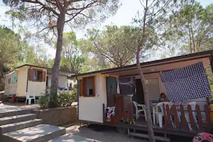 Camping Europa - Mobilheime mit überdachten Veranden auf dem Campingplatz