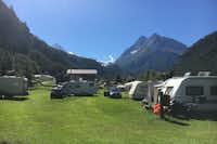 Camping Evolène - Wohnmobil- und  Wohnwagenstellplätze mit Blick auf die Berge