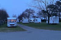 Campingplatz Steller See  Camping Familienpark Steller See - Wohnmobil- und  Wohnwagenstellplätze am Abend