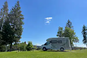 Camping Felsenhof - Standplätze auf der Wiese auf dem Campingplatz