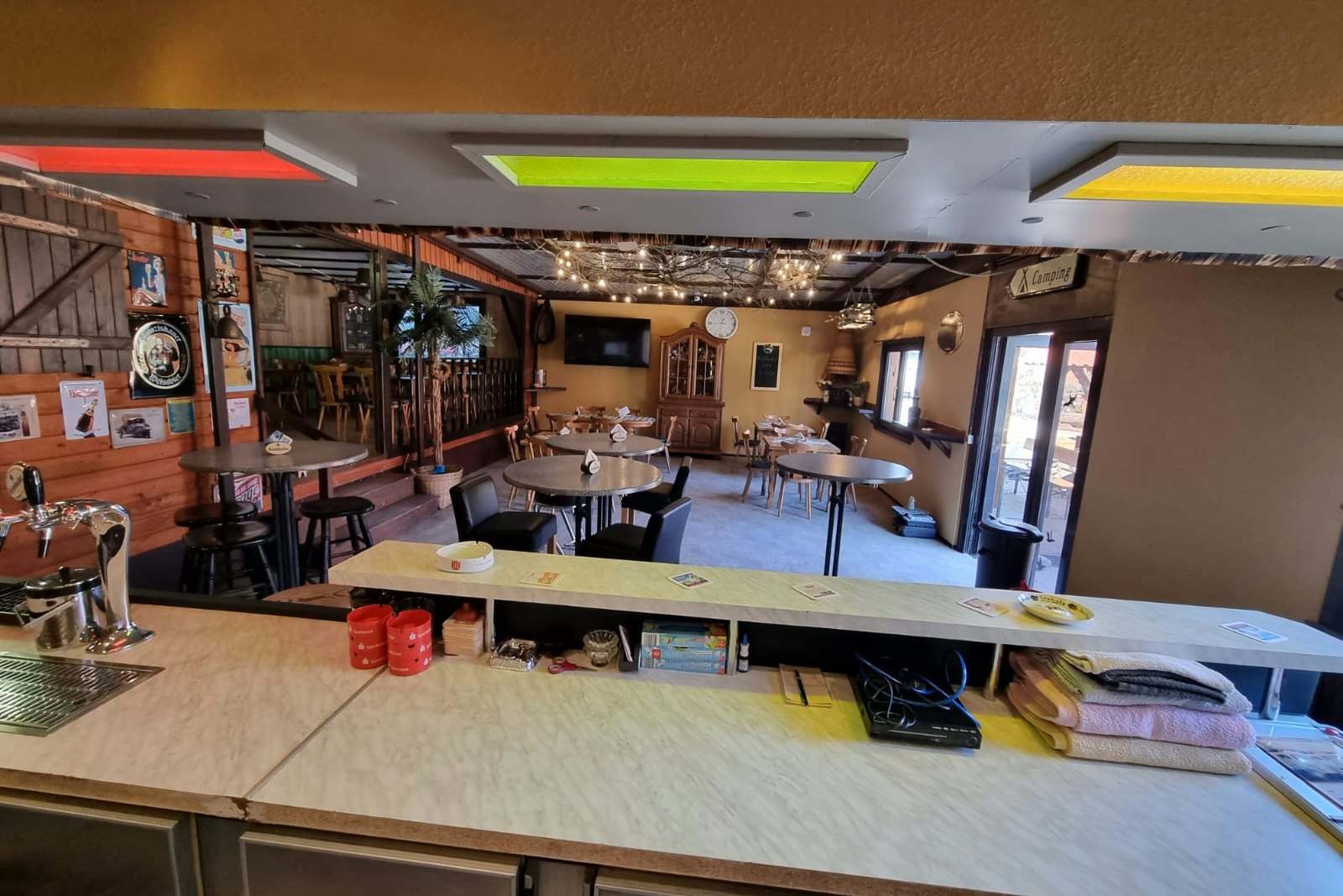 Camping & Ferienpark Waldfrieden - Restaurant mit Bar auf dem Campingplatz