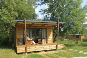 Camping Les Campagnes Camping Ferme des Campagnes - Mobilheim mit Terrasse auf dem Campingplatz