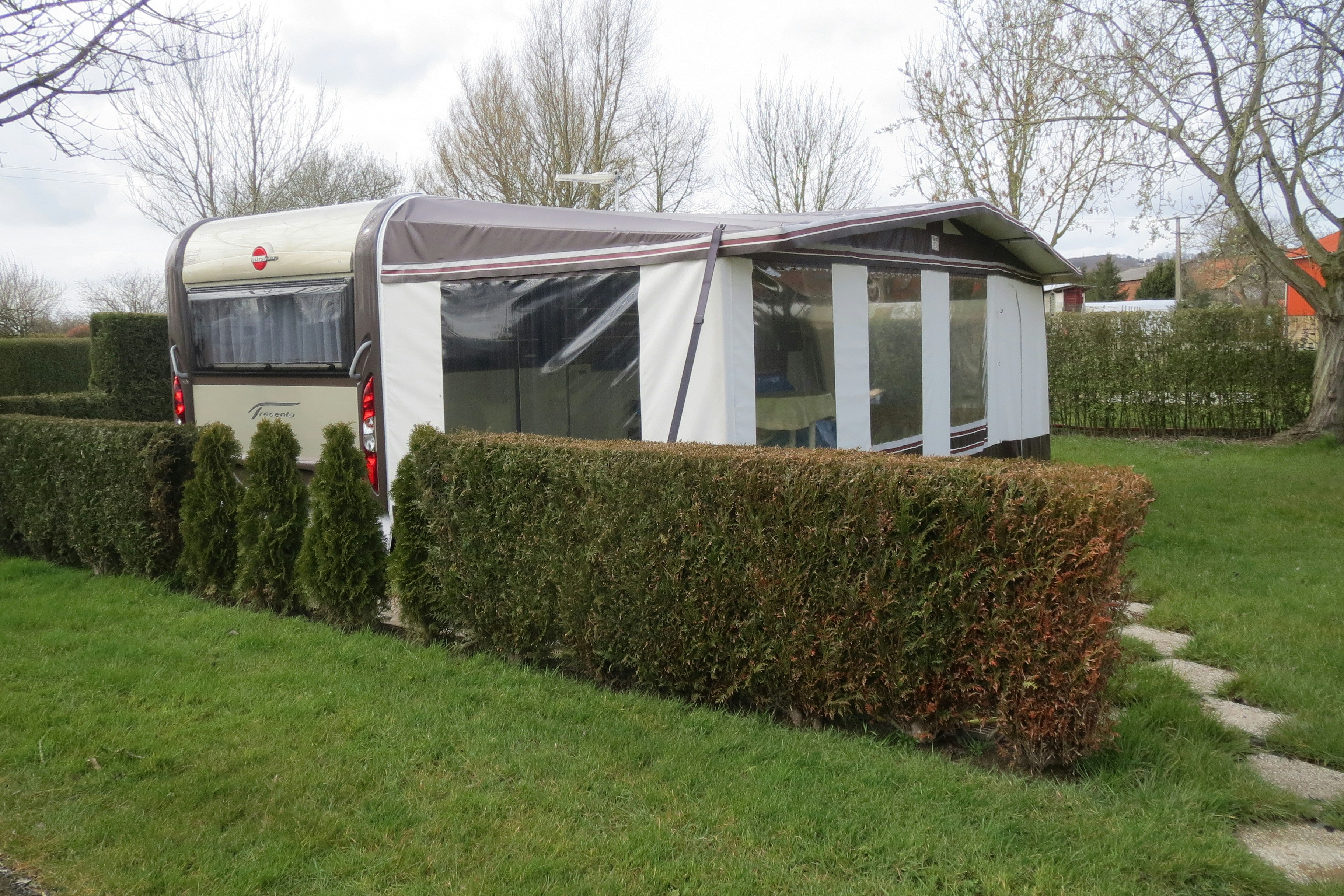 Camping Ferme des Saules - Blick auf die Standplätze auf der Wiese