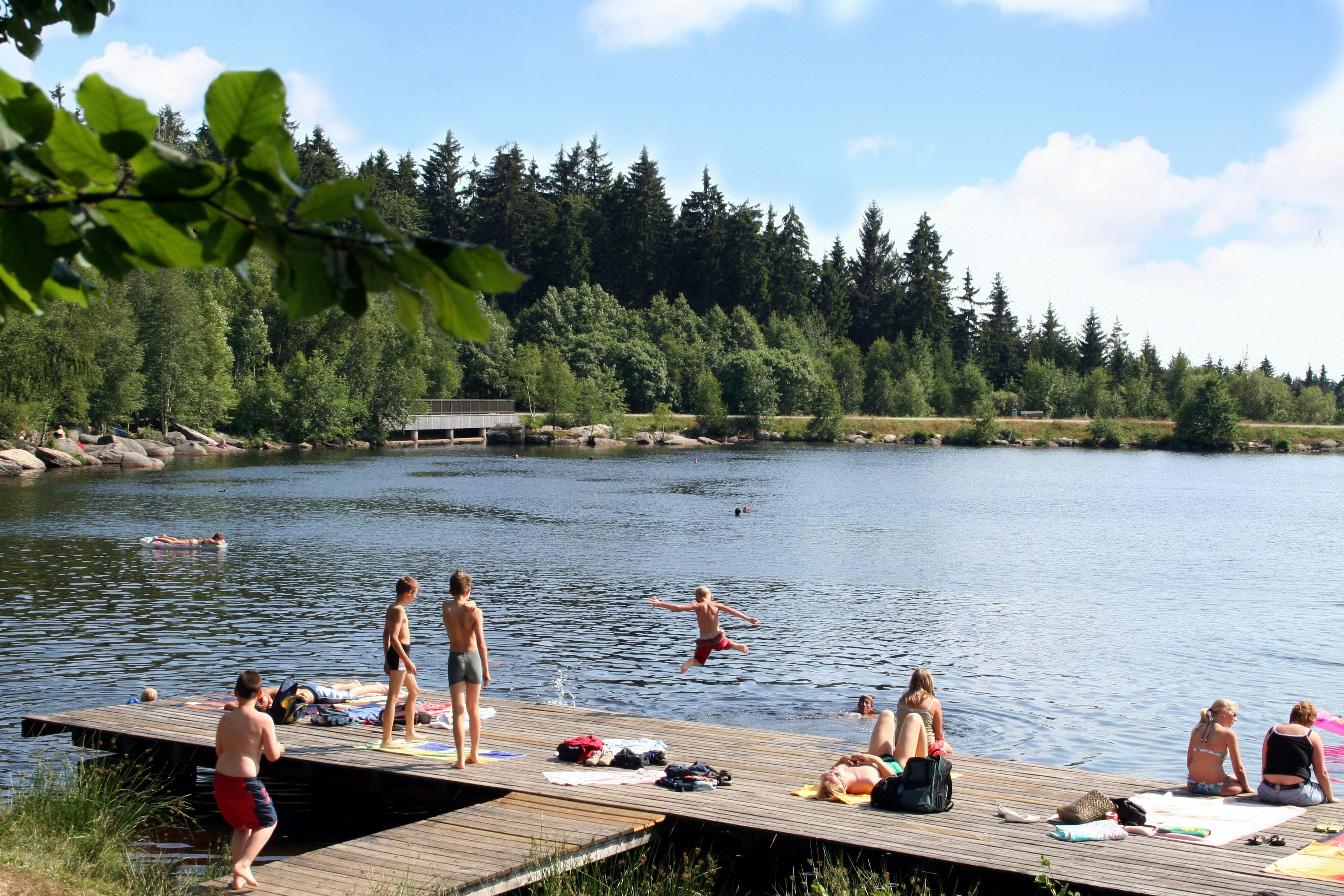 Camping Fichtelsee - Badesteg am See auf dem Campingplatz