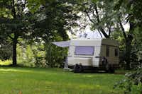 Camping Finsterhof - schattiger Wohnmobilstellplatz