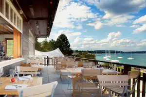 Camping Fischers Fritz - Restaurant vom Campingplatz mit Terrasse und Blick auf den Zürich See