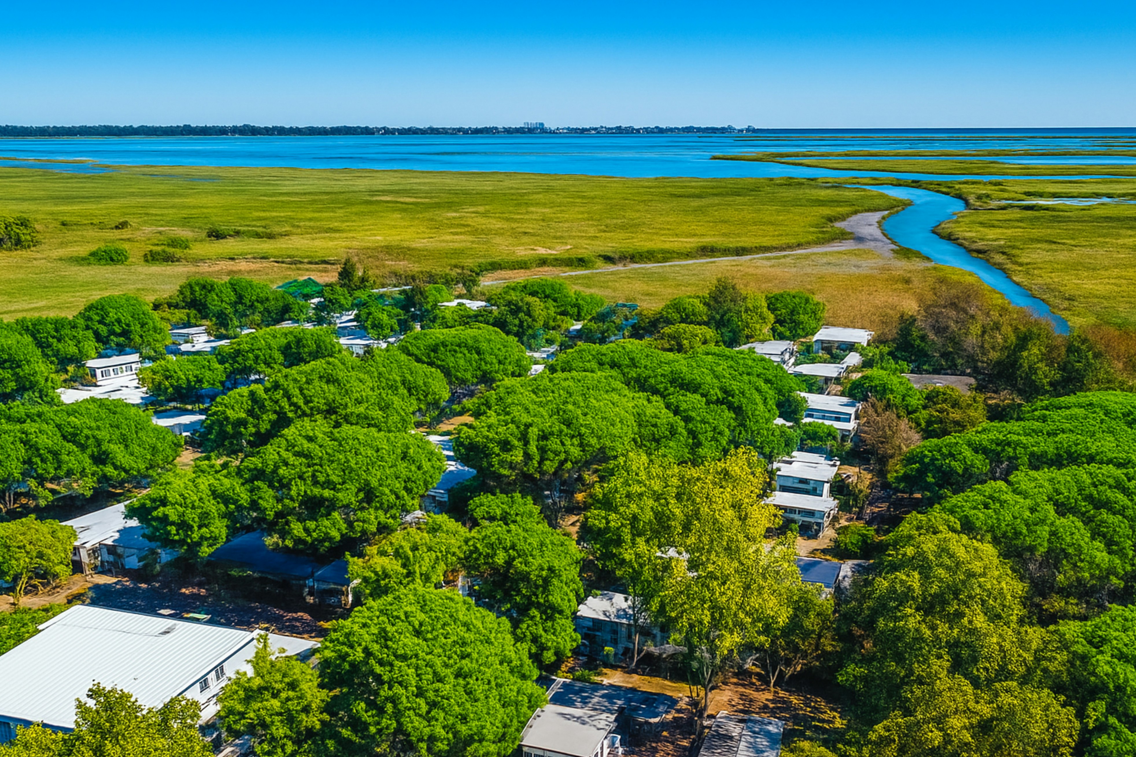 Camping Les Flamants Roses  - Luftaufnahme des Campingplatzes