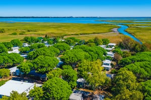 Camping Les Flamants Roses - Luftaufnahme des Campingplatzes