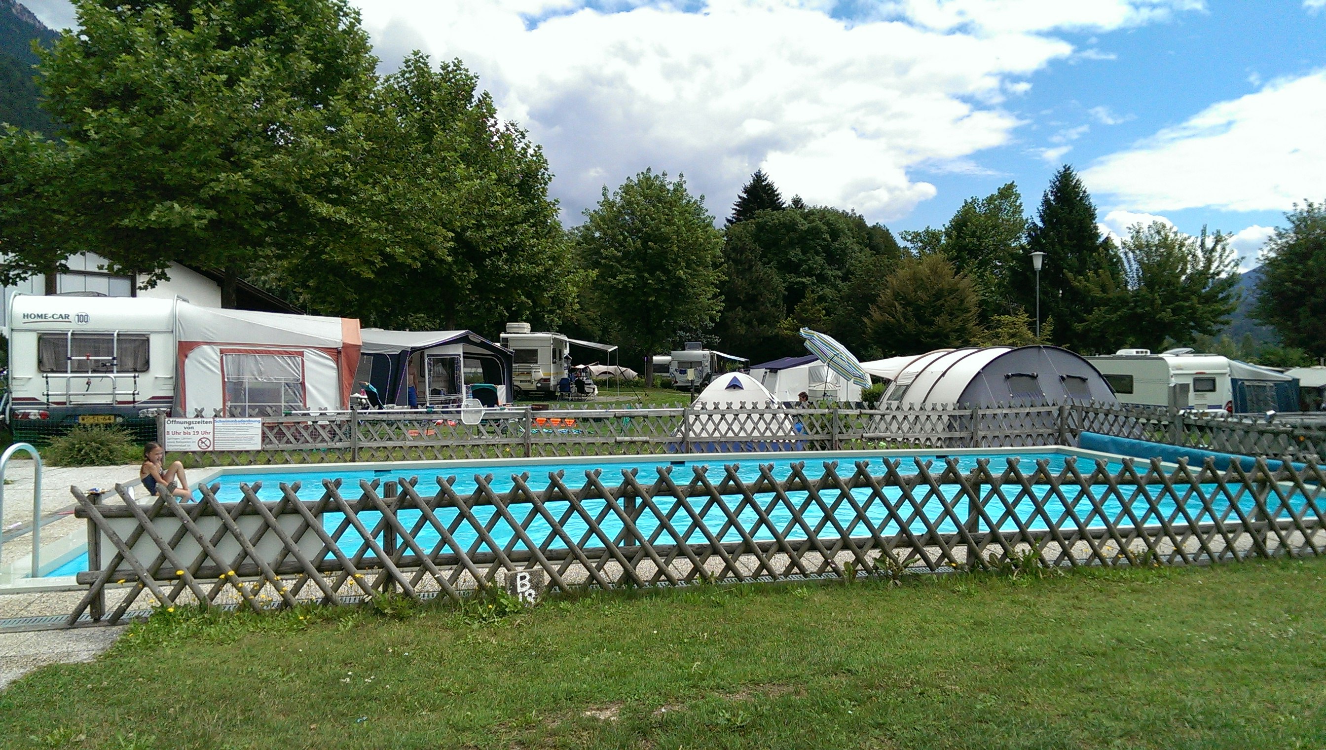 Camping Flaschberger - Pool im Freien auf dem Campingplatz