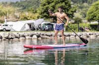 Camping Fleiola - Stand-up-Paddle auf dem Caldonazzo See-