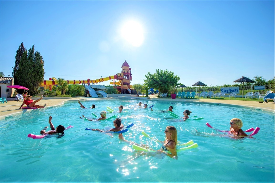 Camping Fleur de Camargue  - Aquafitness im Freibad des Campingplatzes