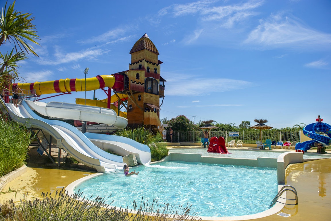 Camping Fleur de Camargue - Wasserpark mit Rutschen und Kinderbecken