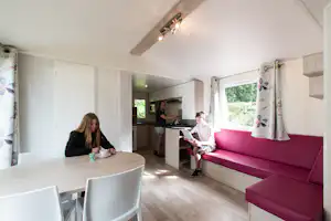 Team Camping Floreal Kempen - Innenansicht des Mobilheims-