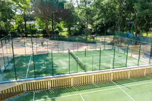 Camping Fontaine Vieille - Sportplatz auf dem Campingplatz