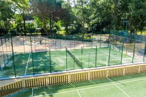 Camping Fontaine Vieille - Sportplatz auf dem Campingplatz