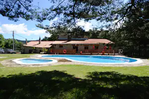 Camping Fontfreda - Poolbereich auf dem Campingplatz