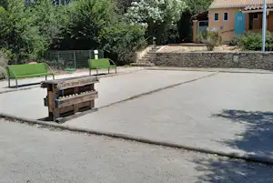 Camping Fontisson - Pétanque-Felder auf dem Campingplatz