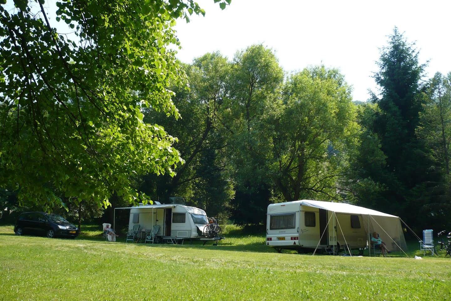 Camping Forrás - Wohnwagen- und Wohnmobilstellplatz vom Campingplatz im Grünen