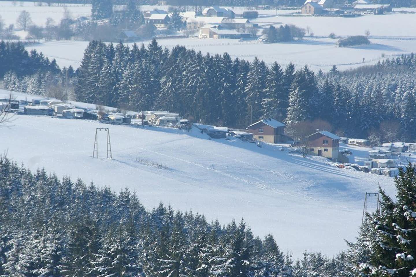 Camping Frankental - Luftaufnahme vom Campingplatz im Winter