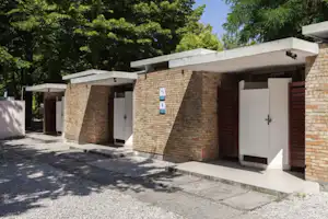 Camping Fusina - Das Sanitärgebäude des Campingplatzes