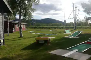 Campingplatz Gällivaremi - Minigolfspielplatz