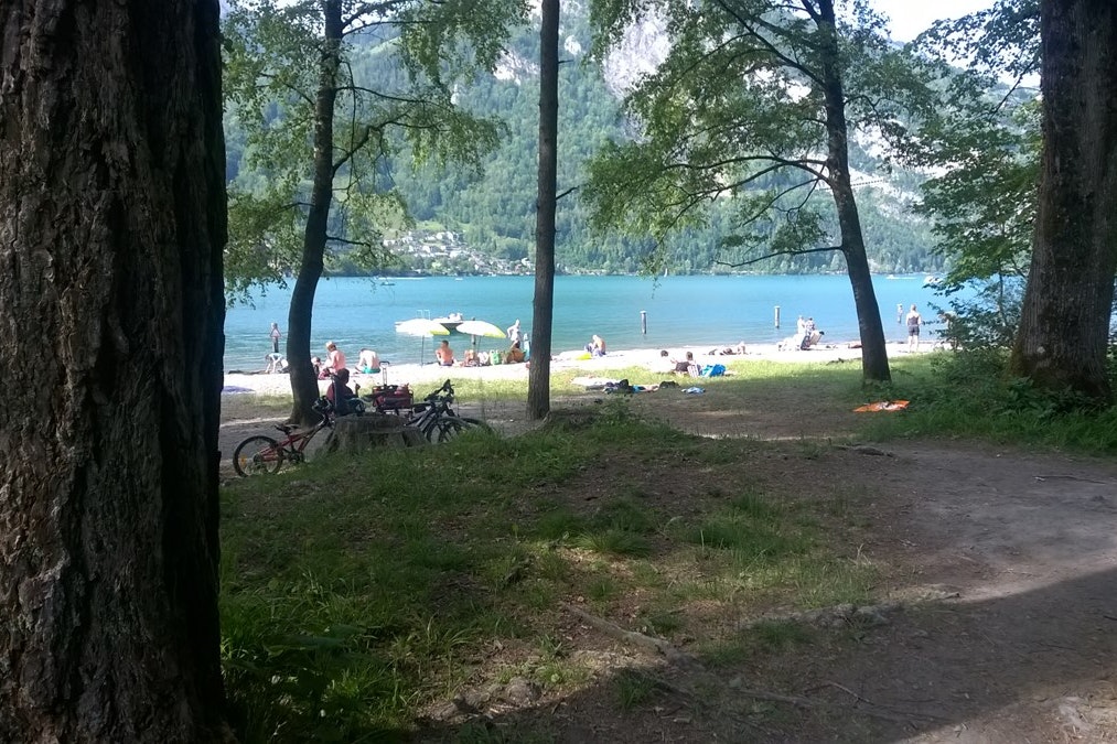 Camping Gäsi  -  Campingplatz mit direktem Zugang zum Strand am See