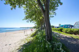 Camping Gammelbro - Badestrand mit Beachvolleyballplatz