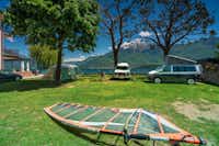 Camping Gardenia  -  Wohnwagen- und Zeltstellplatz vom Campingplatz mit Blick auf den Comer See