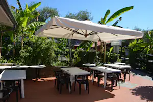 Camping Gianna - Restaurant Terrasse auf dem Campingplatz