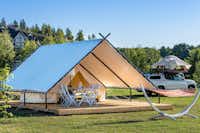 Camping & Glamping Szelągówka - Glamping-Zelt mit Terrasse