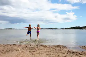 Camping Gålö Havsbad - Campingplatz mit Badestrand am See