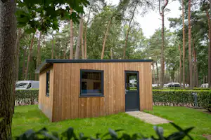 Familiepark Goolderheide - Blick auf eine Mietunterkunft auf dem Campingplatz