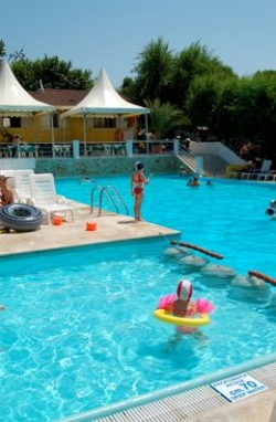 Camping Green Garden