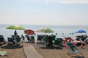 Camping Green Village - Strand in Nähe des Campingplatzes am Laghetto di Pisona