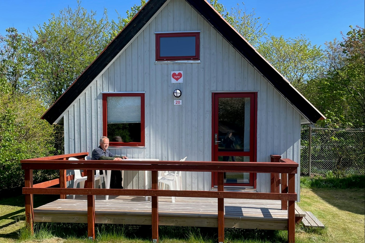 Grindsted Aktiv Camping  Camping Grindsted Aktiv  - Mobilheim mit Terrasse auf dem Campingplatz