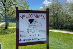 Grindsted Aktiv Camping Camping Grindsted Aktiv - Eingangsschild auf dem Campingplatz