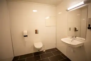 Camping Groven - Mietunterkunft - Badezimmer.jpg