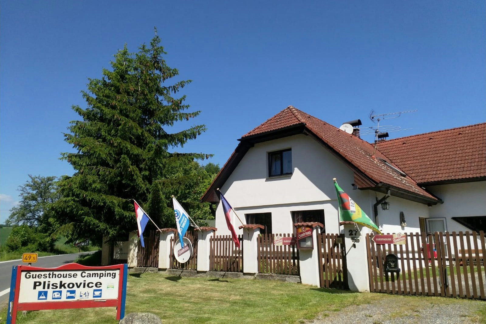 Camping Guesthouse Plí?kovice  Camping Guesthouse Plíškovice - Hauptgebäude auf dem Campingplatz