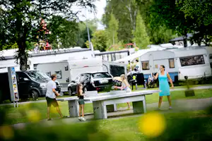 Camping Gustavsvik - Tischtennisplatte auf dem Campingplatz