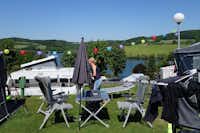 Camping Gut Kalberschnacke  -  Wohnwagen- und Zeltstellplatz vom Campingplatz mit Blick auf den Fluss