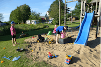 Camping Gyvelborg - Spielplatz mit Sand für Kinder auf dem Campingplatz
