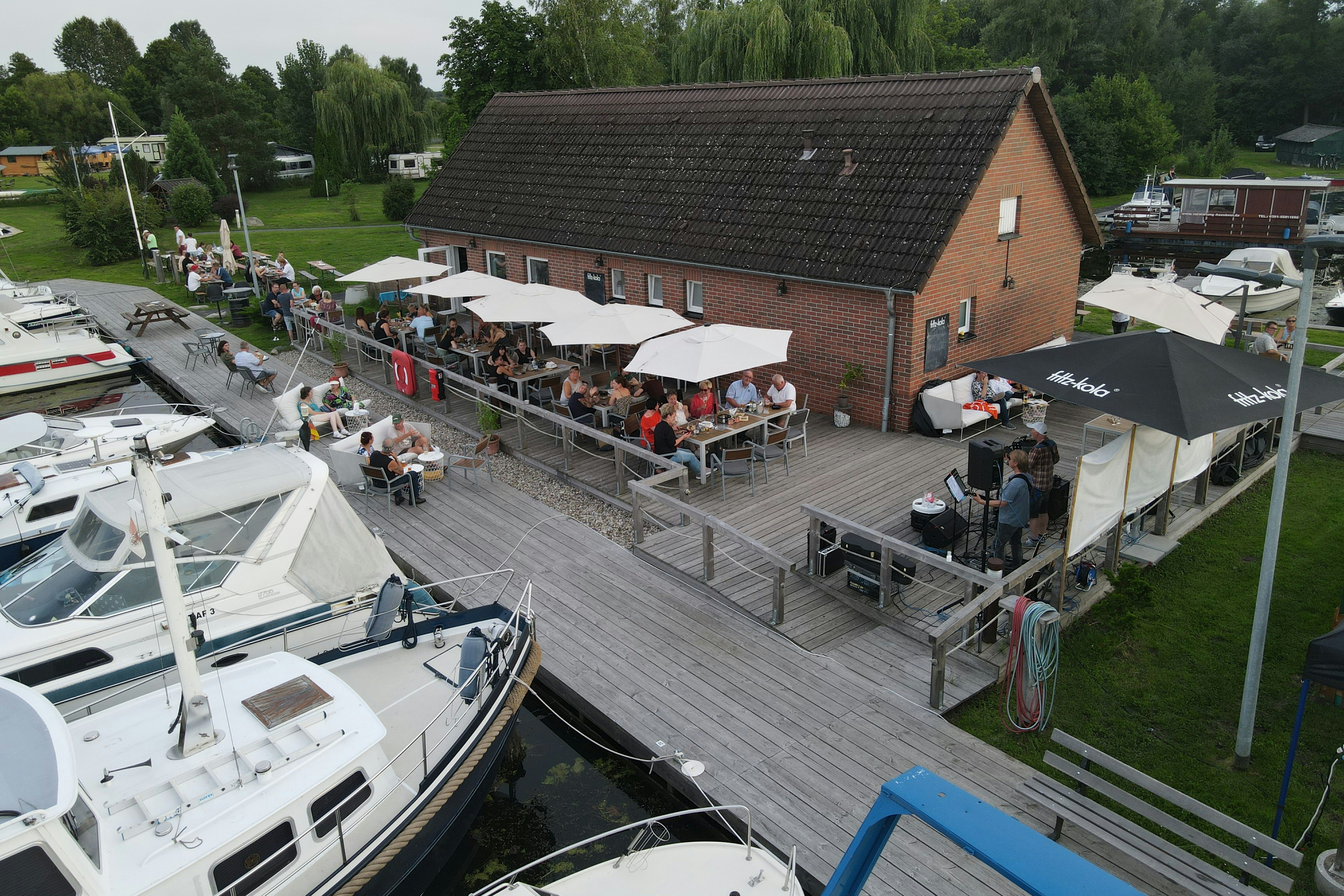 Camping Hafen Eggesin   Hafen Eggesin - Camping - Hafenbar - Restaurant am Bootsanleger