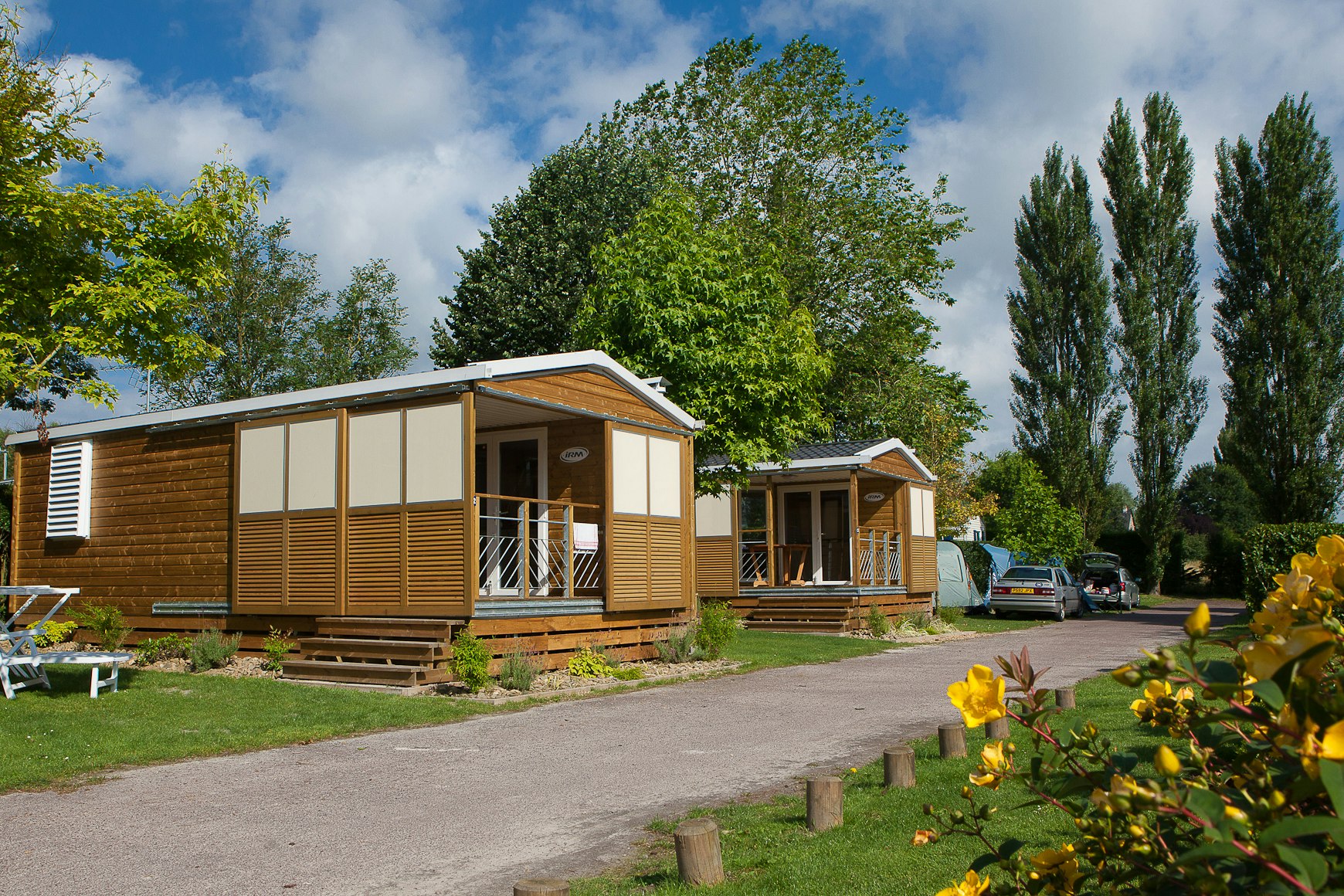 Camping Seasonova Haliotis  Camping Haliotis - Mietunterkünfte des Campingplatzes in grüner Umgebung