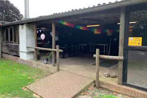 Camping Halve Maan - Terrasse auf dem Campingplatz